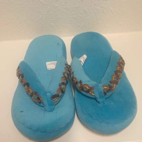 Old Navy Shoes - 🎁🎁Free House-shoes (with purchase)🎁🎁